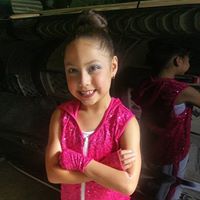 Rebecca Castaneda Photo 7