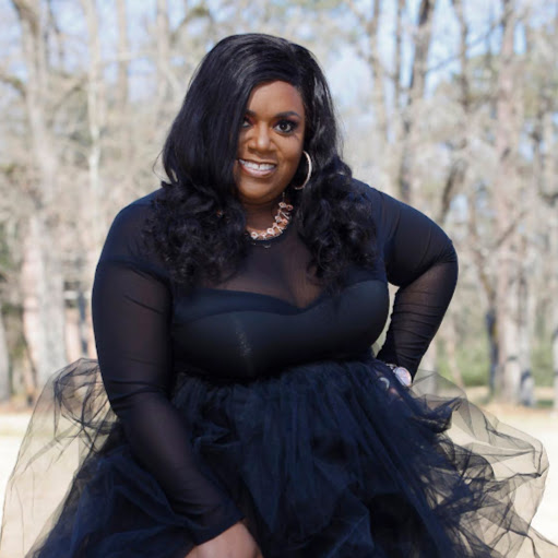 Latoya Thomas Photo 11