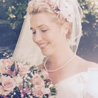 Claire Dyer Photo 6