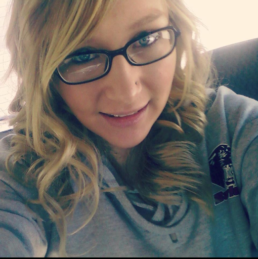 Chelsea Shields Photo 11