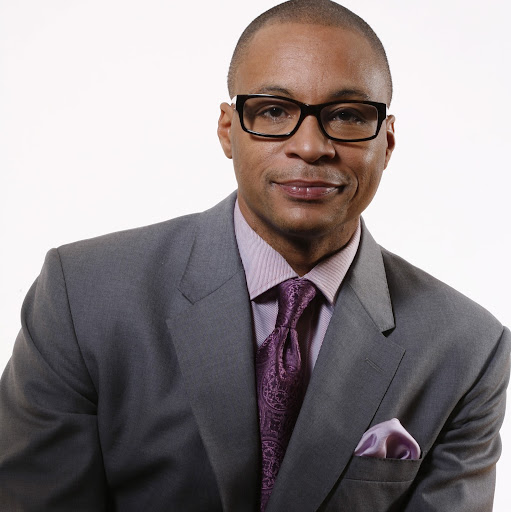 Gus Johnson Photo 15