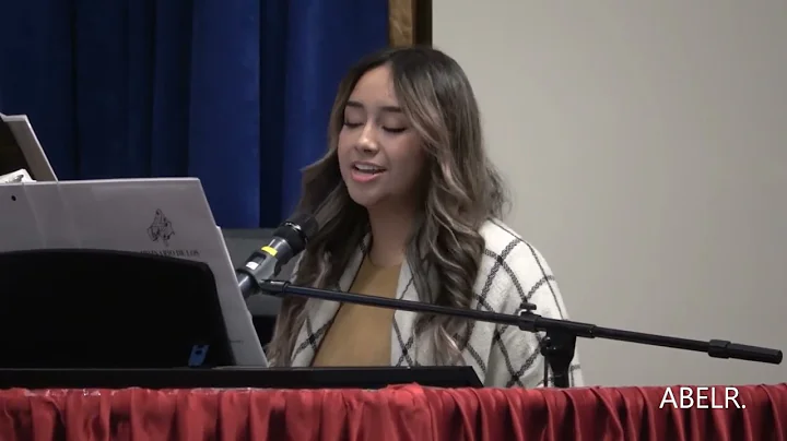 Emily Luna Photo 35