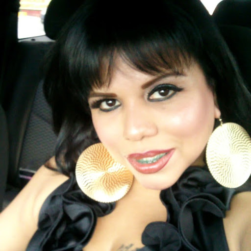 Denise Robles Photo 13