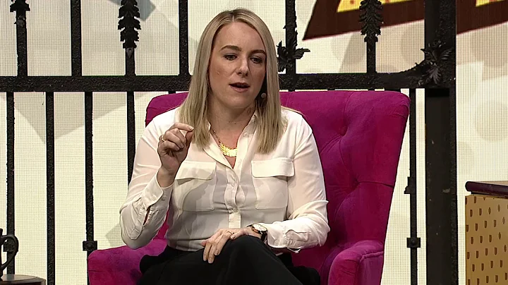 April Underwood Photo 33