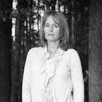 Diana Burke Photo 8