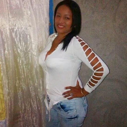 Ana Cardenas Photo 17