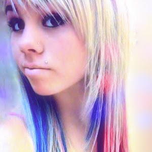 Nikki Horton Photo 14