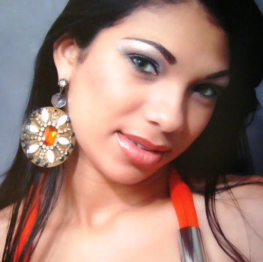 Joyce Nunes Photo 9