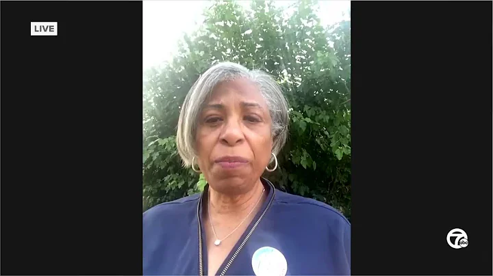 Brenda Lawrence Photo 38