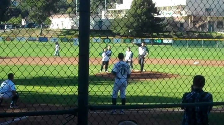 Simon Chavez Photo 34