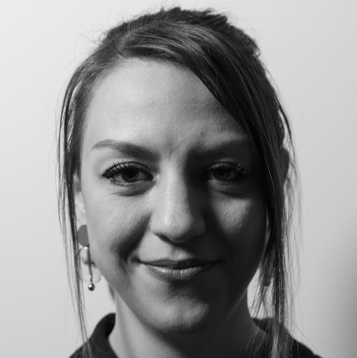Stefanie Simon Photo 9