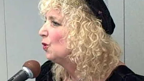 Deborah Janssen Photo 19