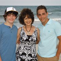 Janis Oliver Photo 7