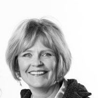 Louise Watson Photo 6