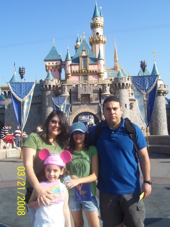 Victoria Gonzalez Photo 18
