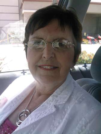 Karen Hunt Photo 26