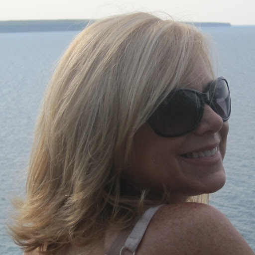 Lisa Geiger Photo 12