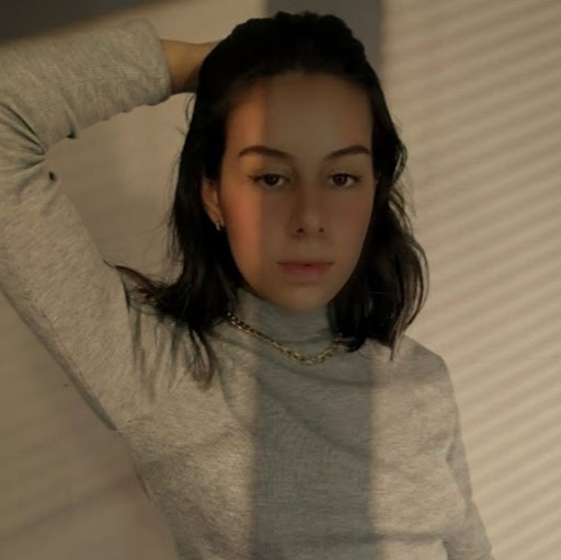 Lily Escobar Photo 11