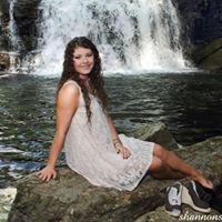 Nicole Lowry Photo 7
