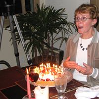 Sally Lee Photo 5
