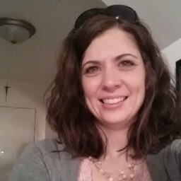 April Lynch Photo 16