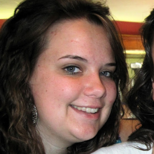 Emily Thompson Photo 13