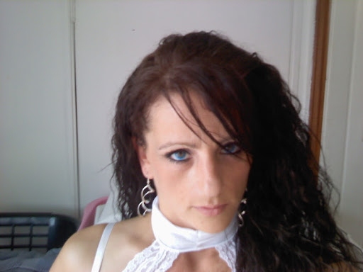 Nadia Warren Photo 6