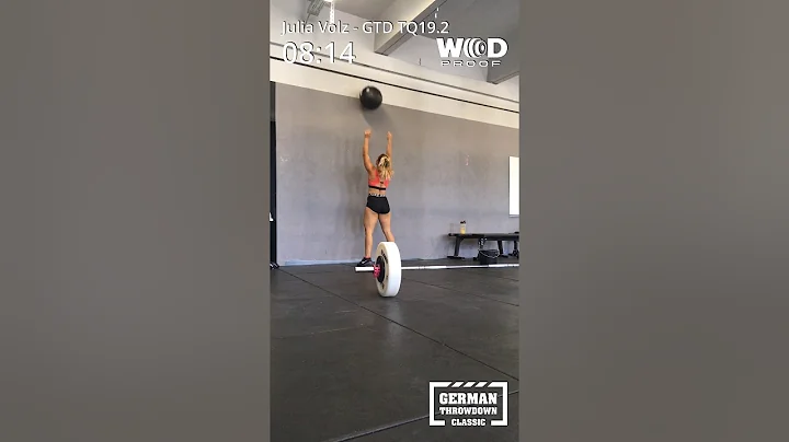 Julia Volz Photo 11
