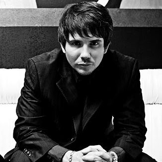 Hugo Aviles Photo 9