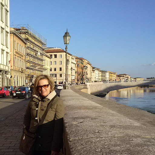 Anna Pucci Photo 9