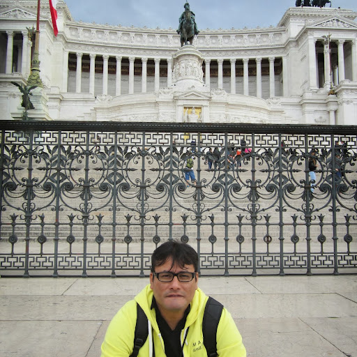 Carlos Fuentes Photo 9