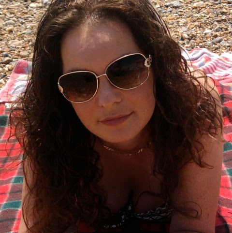 Lisa Laurence Photo 10