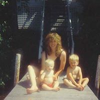 Courtney Ellis Photo 4