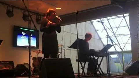 Sarah Simmons Photo 42