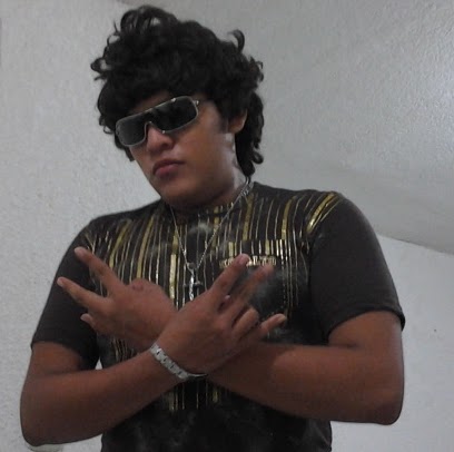Alexander Benitez Photo 9