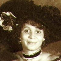 Laurel Tucker Photo 3