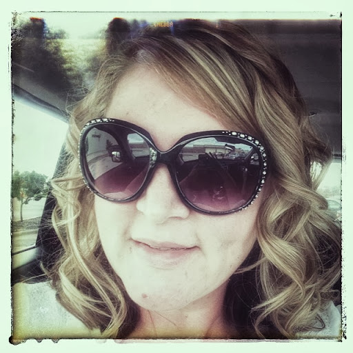 Amanda Schneider Photo 9