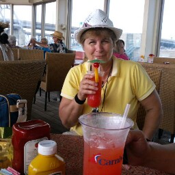 Carol Roth Photo 15