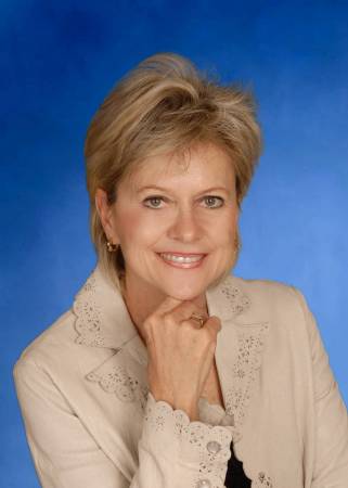 Vivian Robinson Photo 18