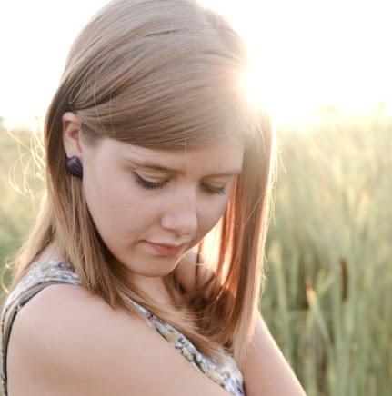 Jessica Hood Photo 12
