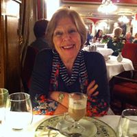 Stephanie Beattie Photo 7