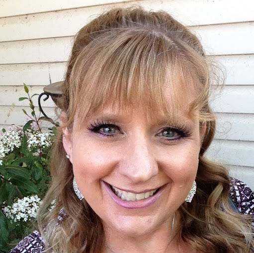 Lisa Hawkins Photo 19