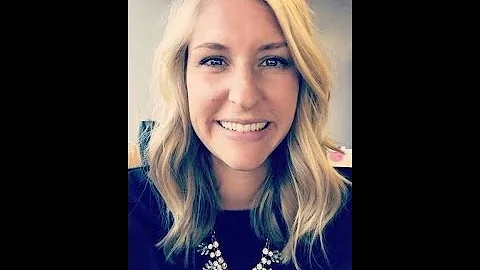 Sara Lowry Photo 28