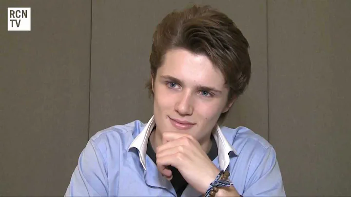 Eugene Simon Photo 20