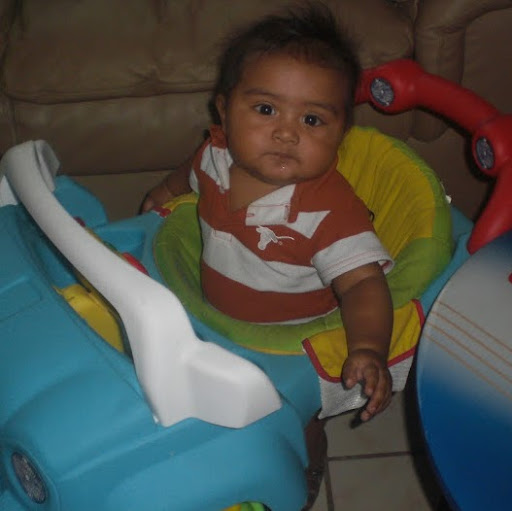 Hector Enriquez Photo 13