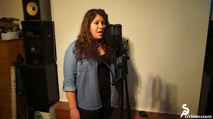 Kim Vasquez Photo 30