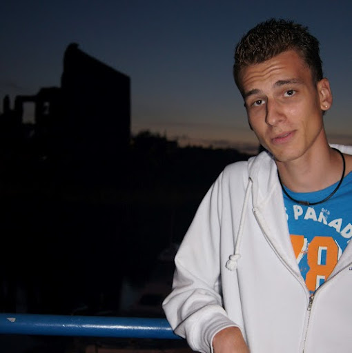Daniel Michalski Photo 14