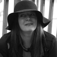 Suzanne Thomas Photo 8