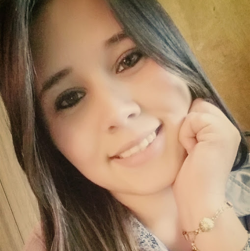 Pamela Teixeira Photo 12