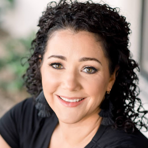 Amy Simon Photo 17